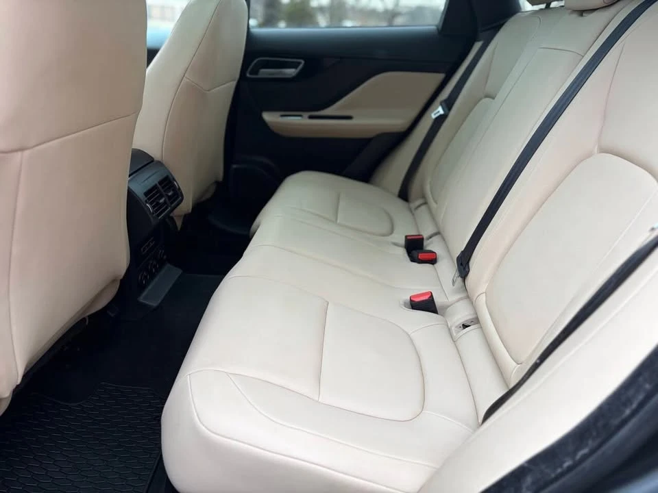 2018 Jaguar F-Pace - Image 15 of 20