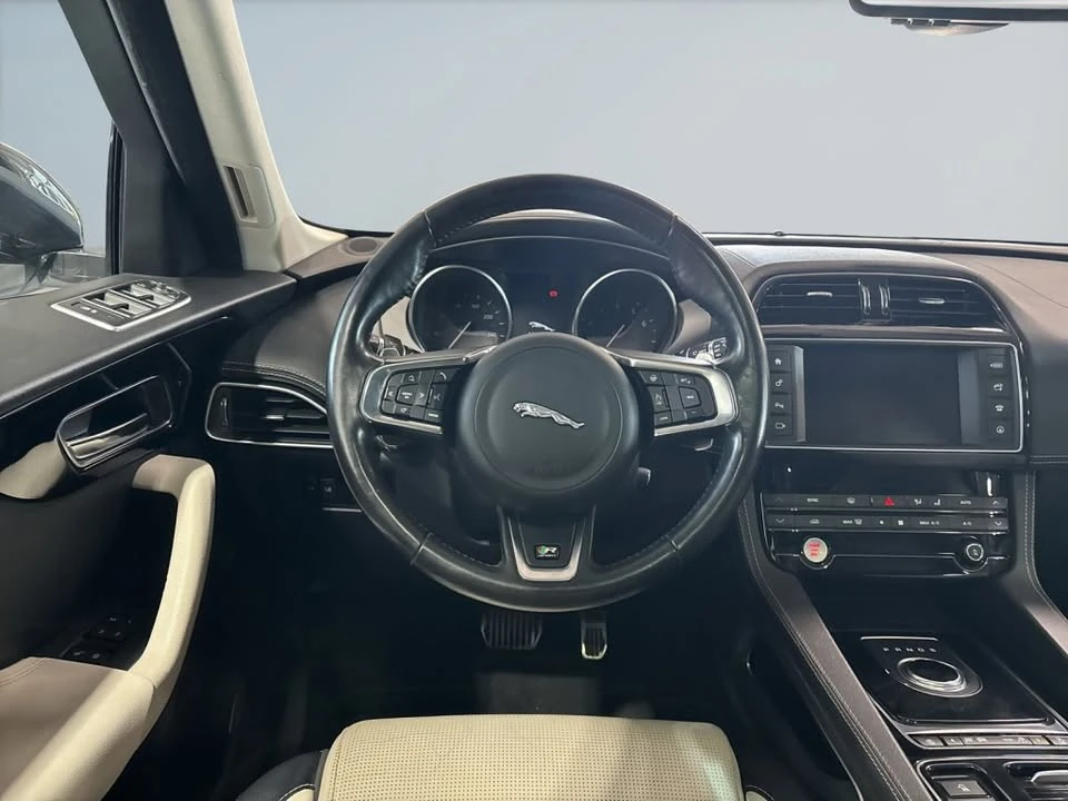 2018 Jaguar F-Pace - Image 15 of 15