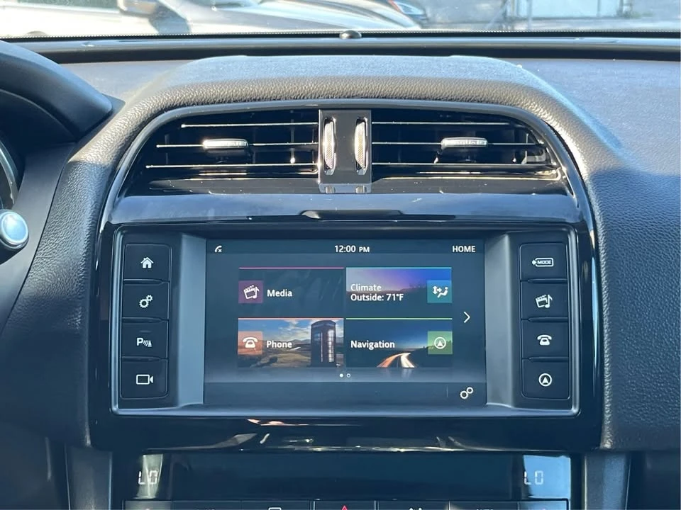 2018 Jaguar F-Pace - Image 19 of 20