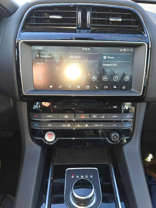 2018 Jaguar F-Pace - Image 5 of 7