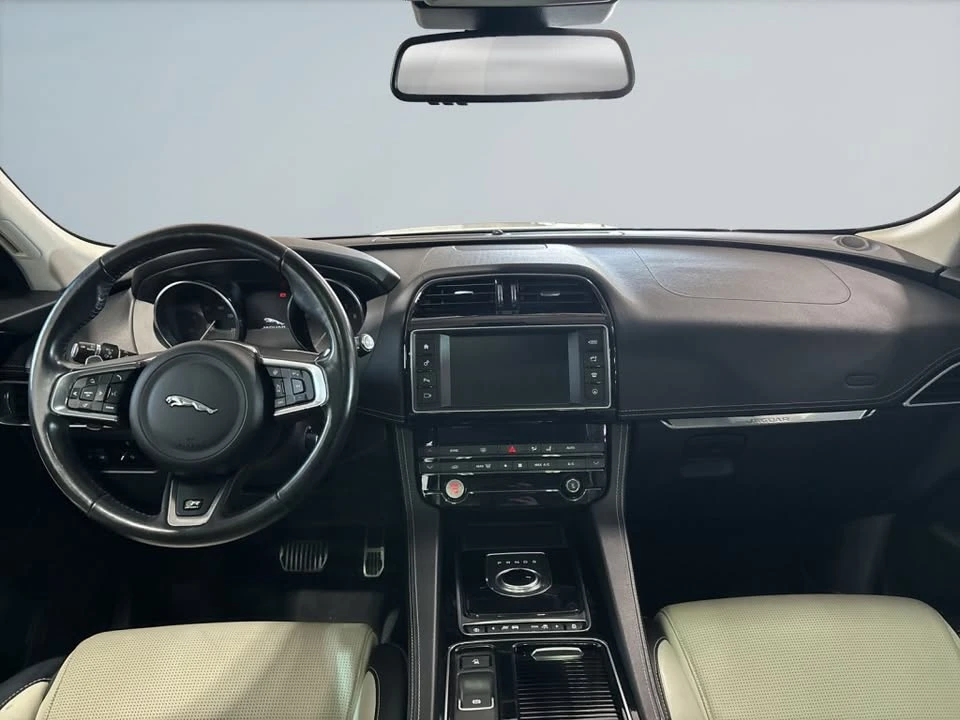 2018 Jaguar F-Pace - Image 11 of 15