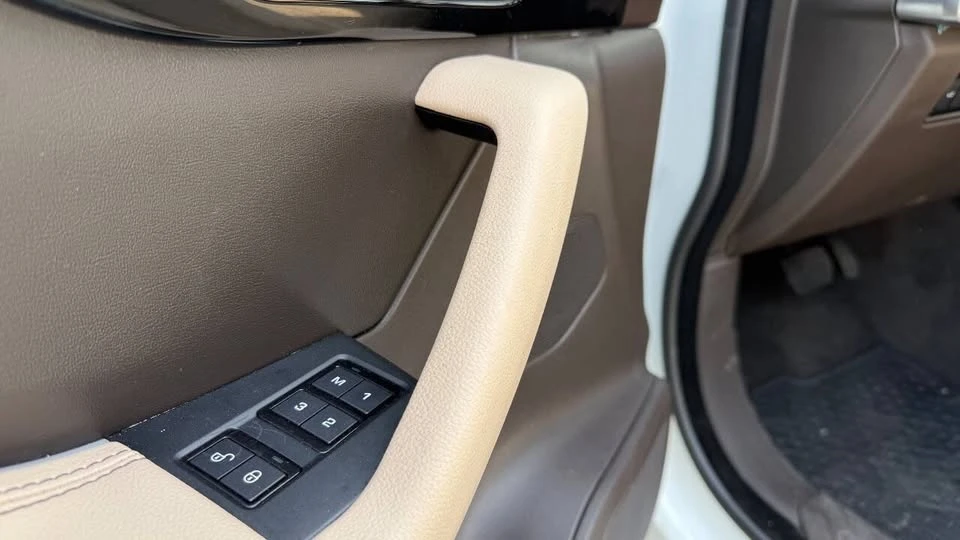 2018 Jaguar F-Pace - Image 15 of 20