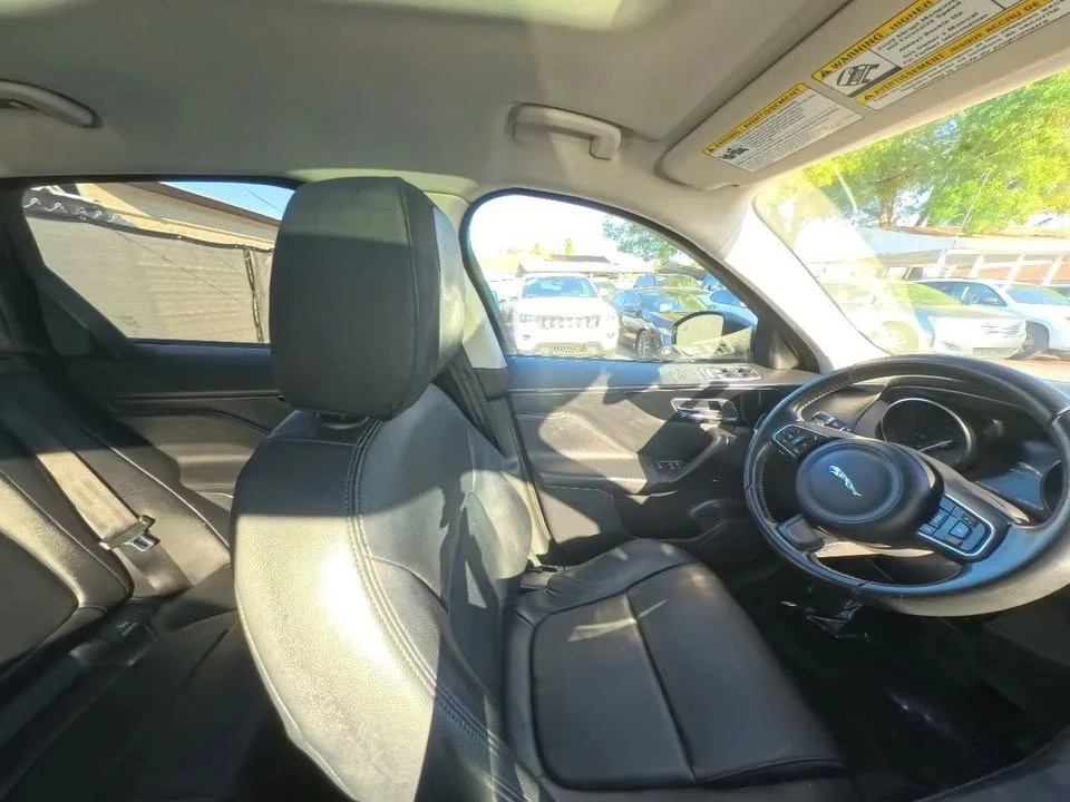 2018 Jaguar F-Pace - Image 9 of 20