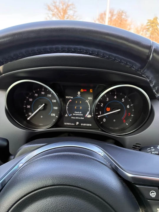 2018 Jaguar F-Pace - Image 15 of 15