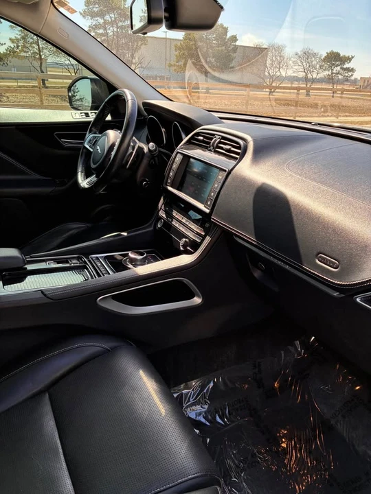 2018 Jaguar F-Pace - Image 7 of 15