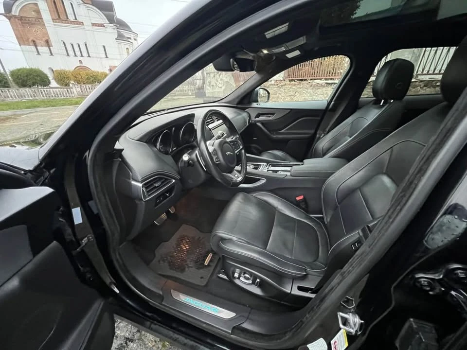 2018 Jaguar F-Pace - Image 11 of 16