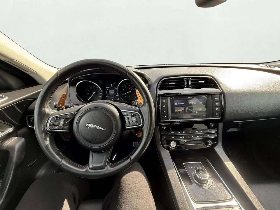 2018 Jaguar F-Pace - Image 15 of 20