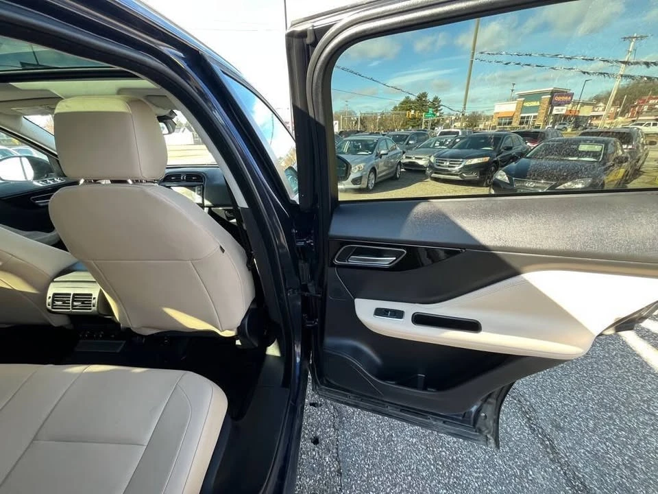 2018 Jaguar F-Pace - Image 17 of 19
