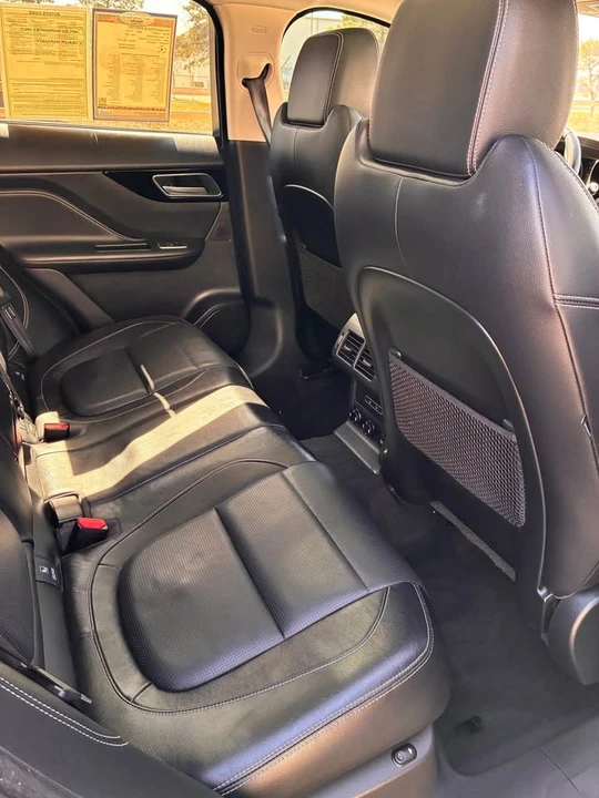 2018 Jaguar F-Pace - Image 8 of 15