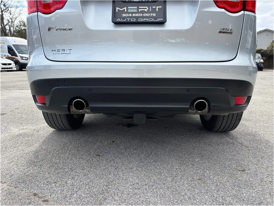 2018 Jaguar F-Pace - Image 17 of 20