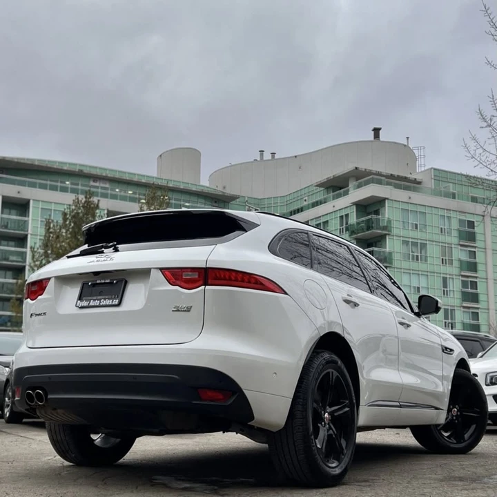 2018 Jaguar F-Pace - Image 7 of 15