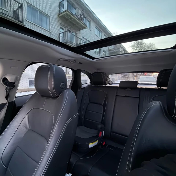 2018 Jaguar F-Pace - Image 15 of 17