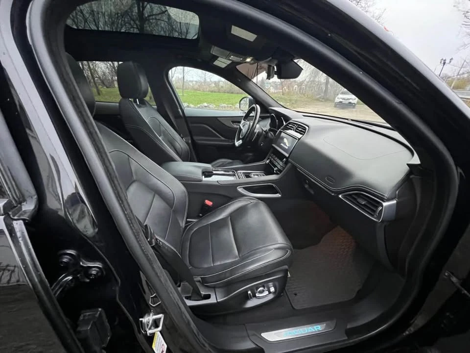 2018 Jaguar F-Pace - Image 13 of 18