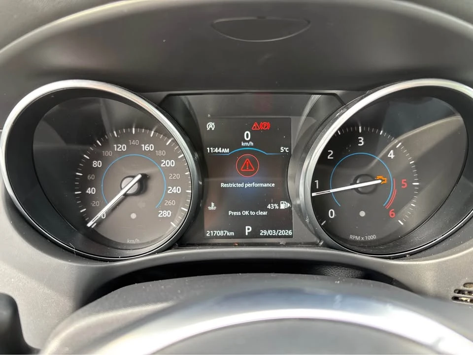 2018 Jaguar F-Pace - Image 18 of 20