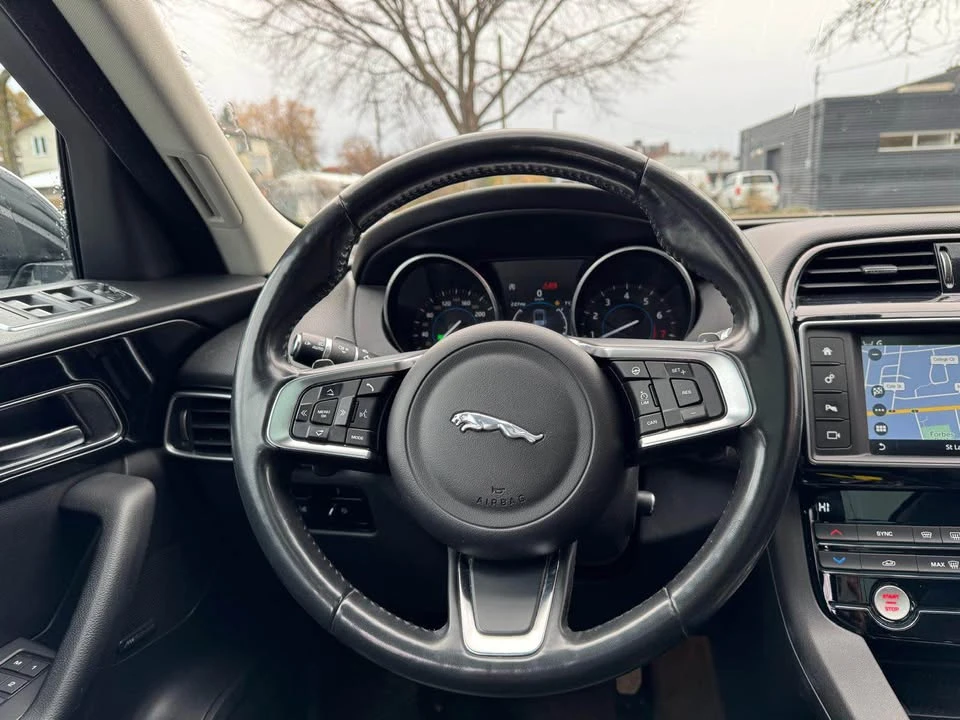 2018 Jaguar F-Pace - Image 17 of 20
