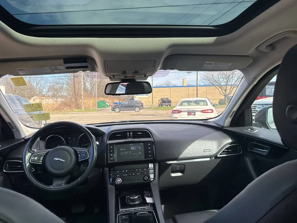 2018 Jaguar F-Pace - Image 8 of 11