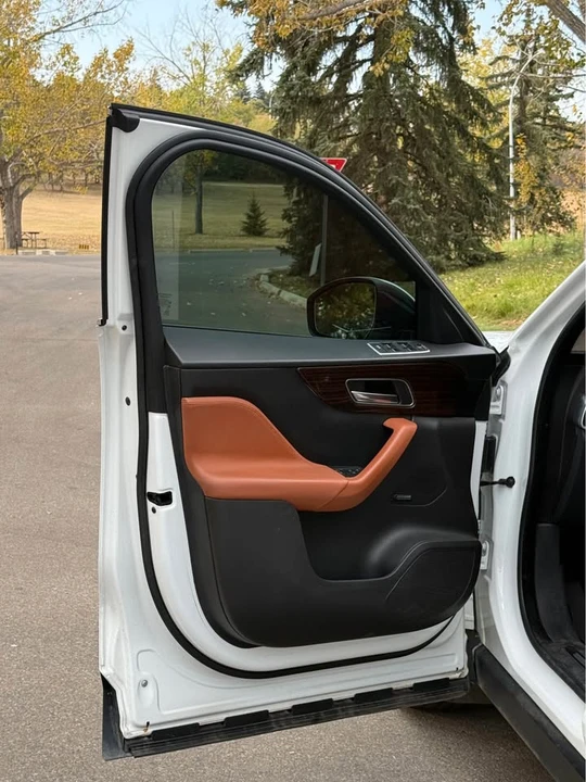 2018 Jaguar F-Pace - Image 9 of 11
