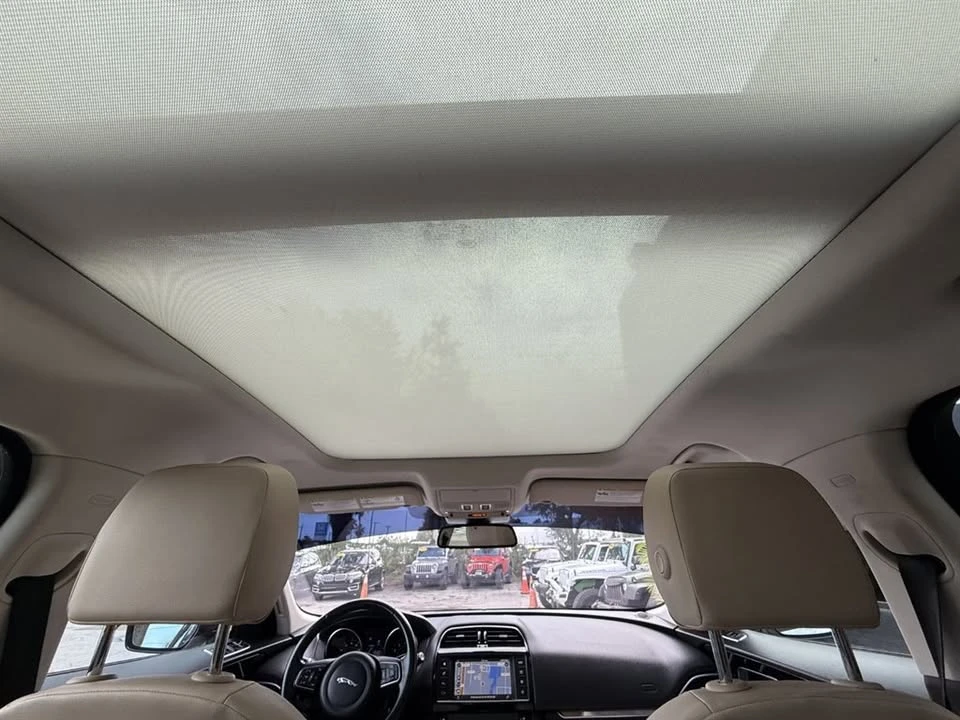 2018 Jaguar F-Pace - Image 19 of 20