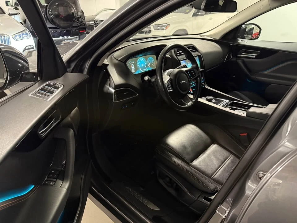 2018 Jaguar F-Pace - Image 13 of 20