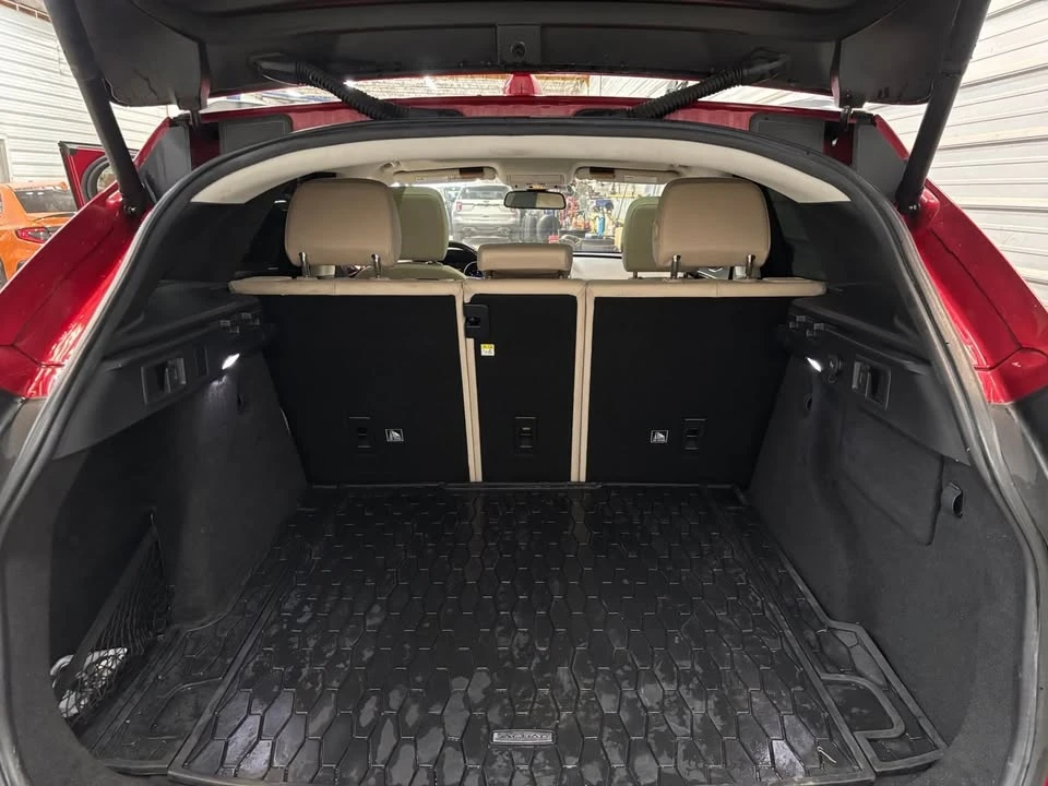 2018 Jaguar F-Pace - Image 8 of 8