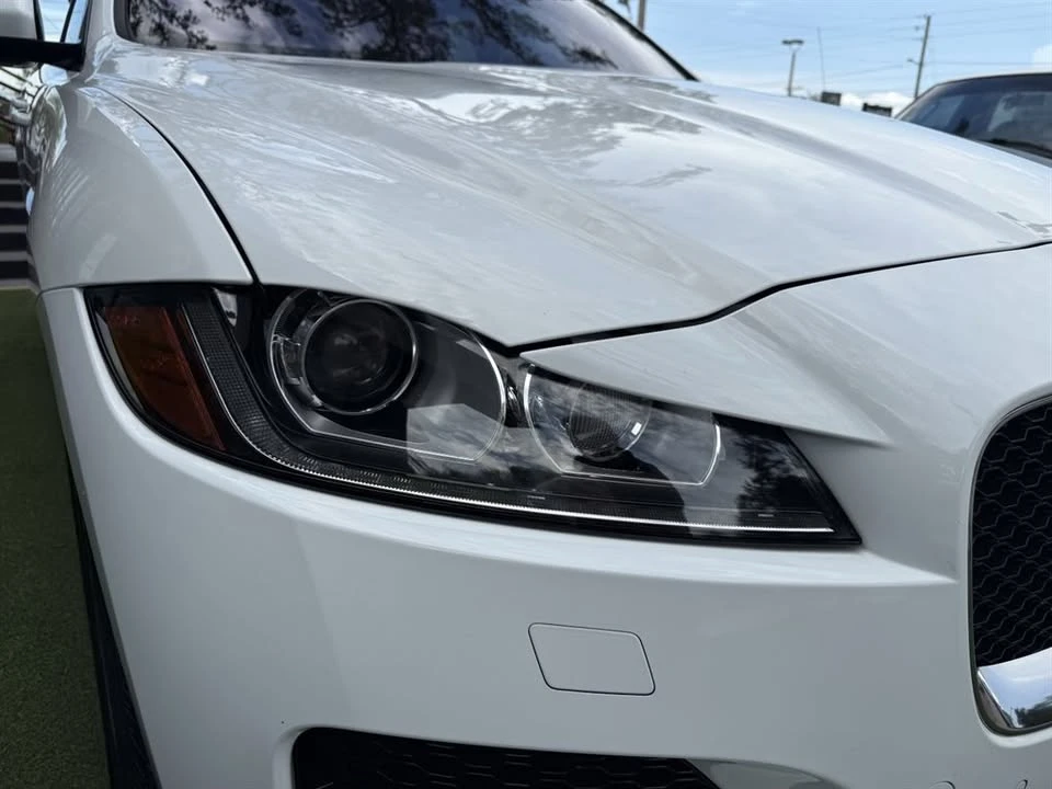 2018 Jaguar F-Pace - Image 9 of 20