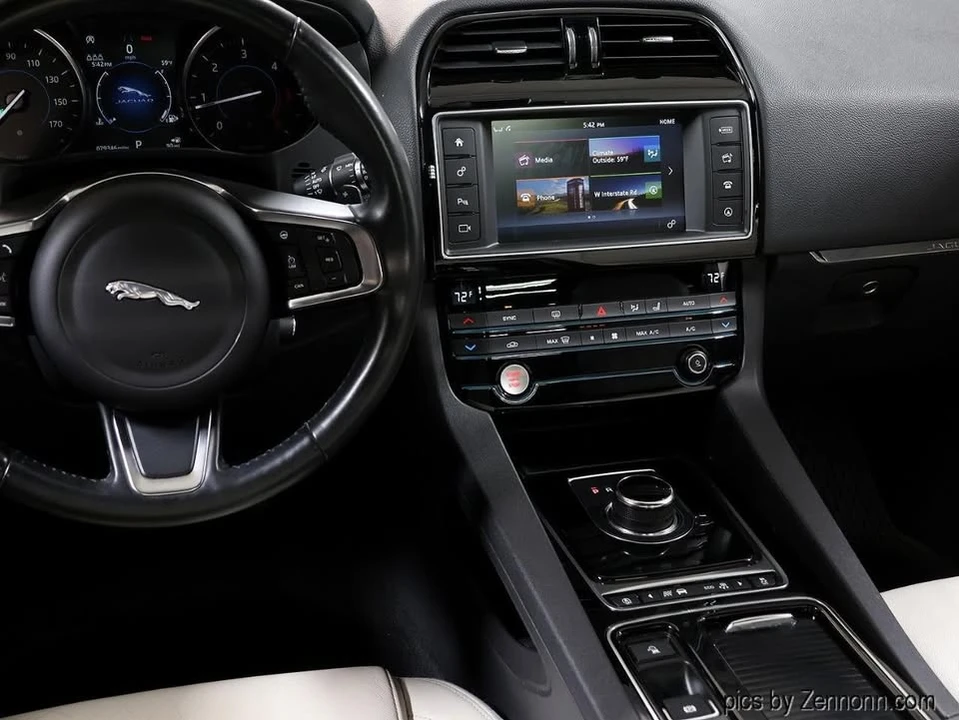2018 Jaguar F-Pace - Image 17 of 20