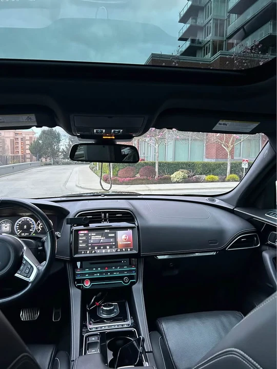 2018 Jaguar F-Pace - Image 13 of 20