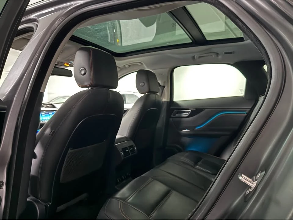 2018 Jaguar F-Pace - Image 15 of 20