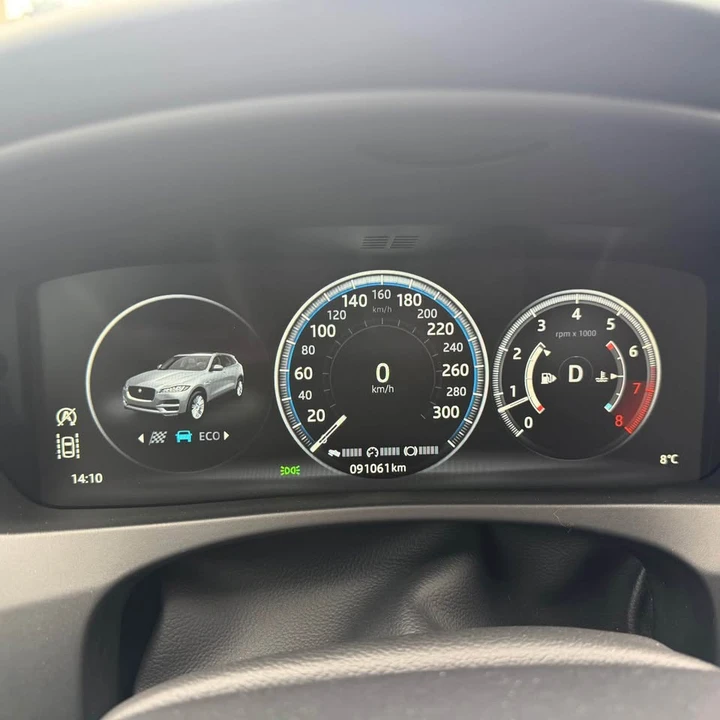 2018 Jaguar F-Pace - Image 8 of 18