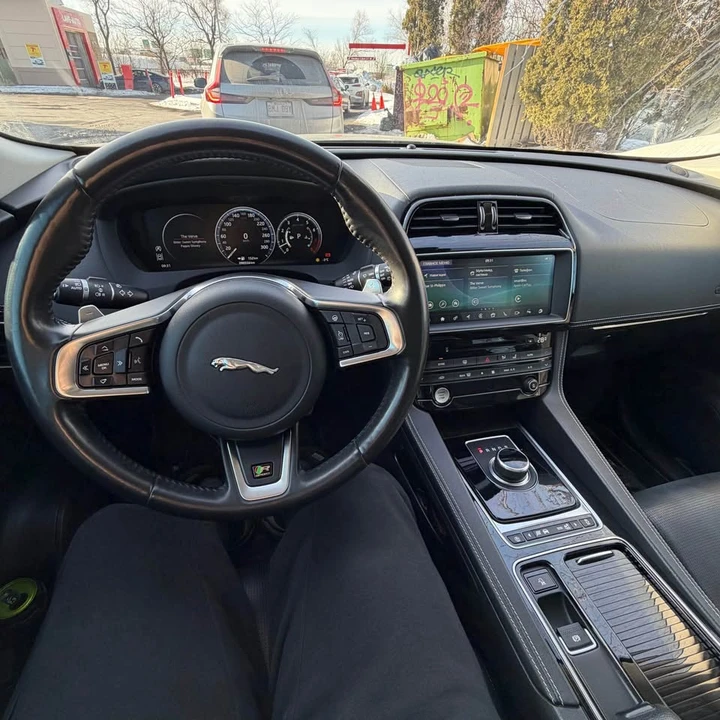 2018 Jaguar F-Pace - Image 12 of 18