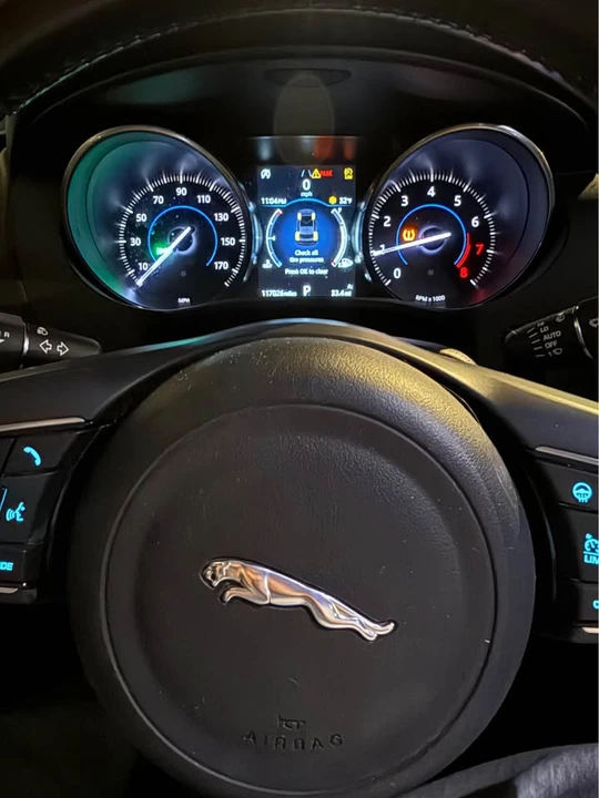 2018 Jaguar F-Pace - Image 9 of 11