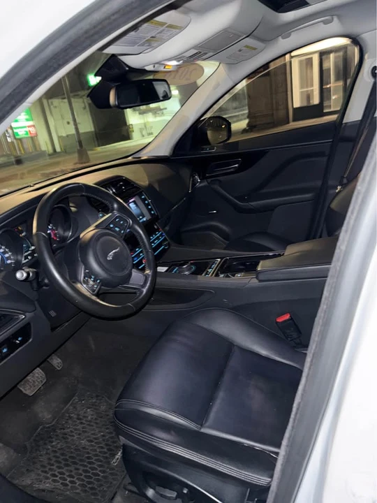 2018 Jaguar F-Pace - Image 5 of 11