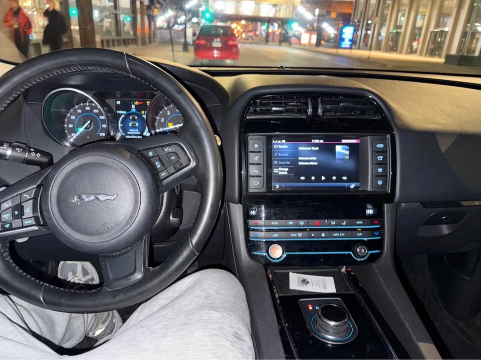 2018 Jaguar F-Pace - Image 8 of 11