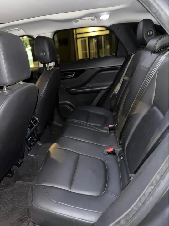 2018 Jaguar F-Pace - Image 6 of 11
