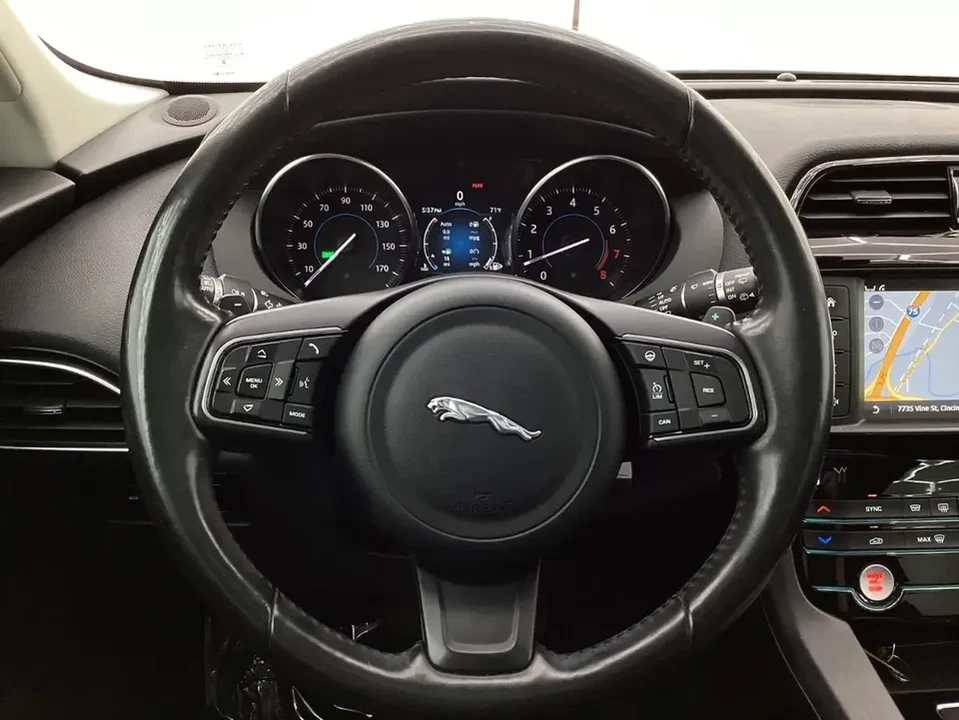 2018 Jaguar F-Pace - Image 17 of 17
