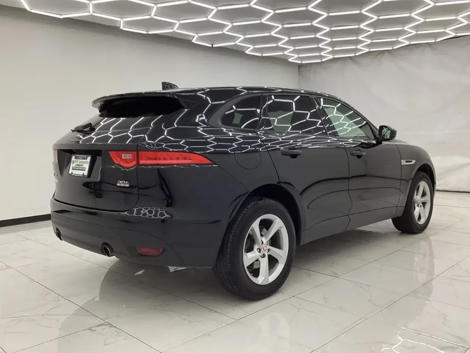 2018 Jaguar F-Pace - Image 7 of 17
