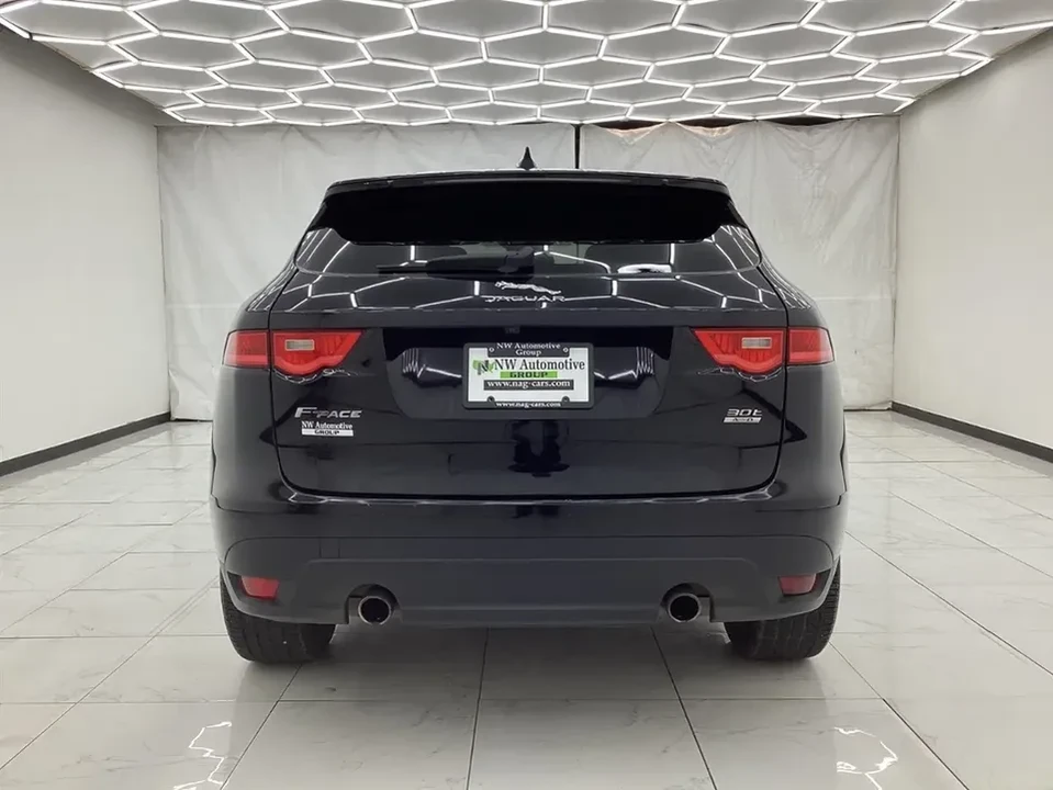 2018 Jaguar F-Pace - Image 6 of 17