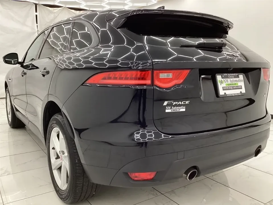 2018 Jaguar F-Pace - Image 5 of 17