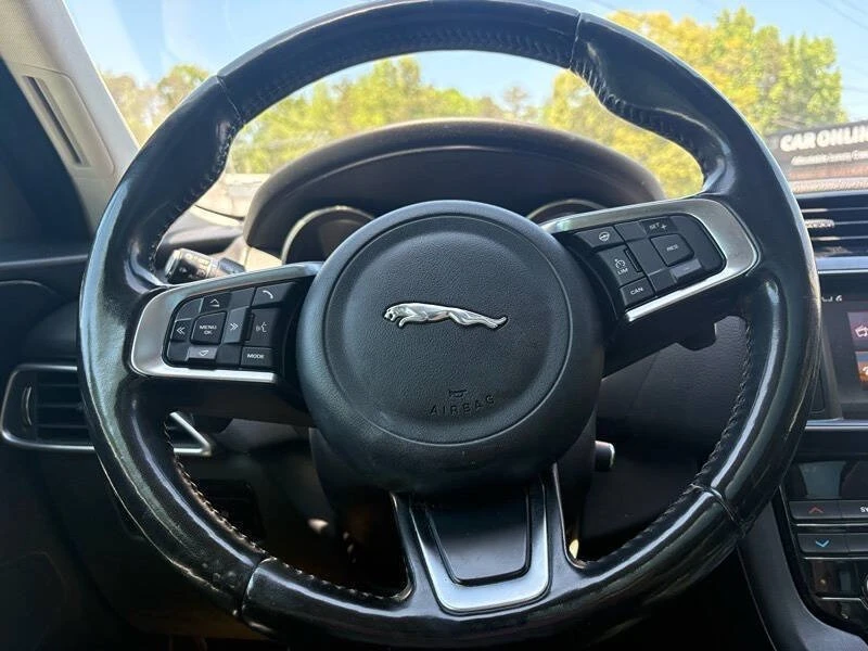 2018 Jaguar F-Pace - Image 17 of 19