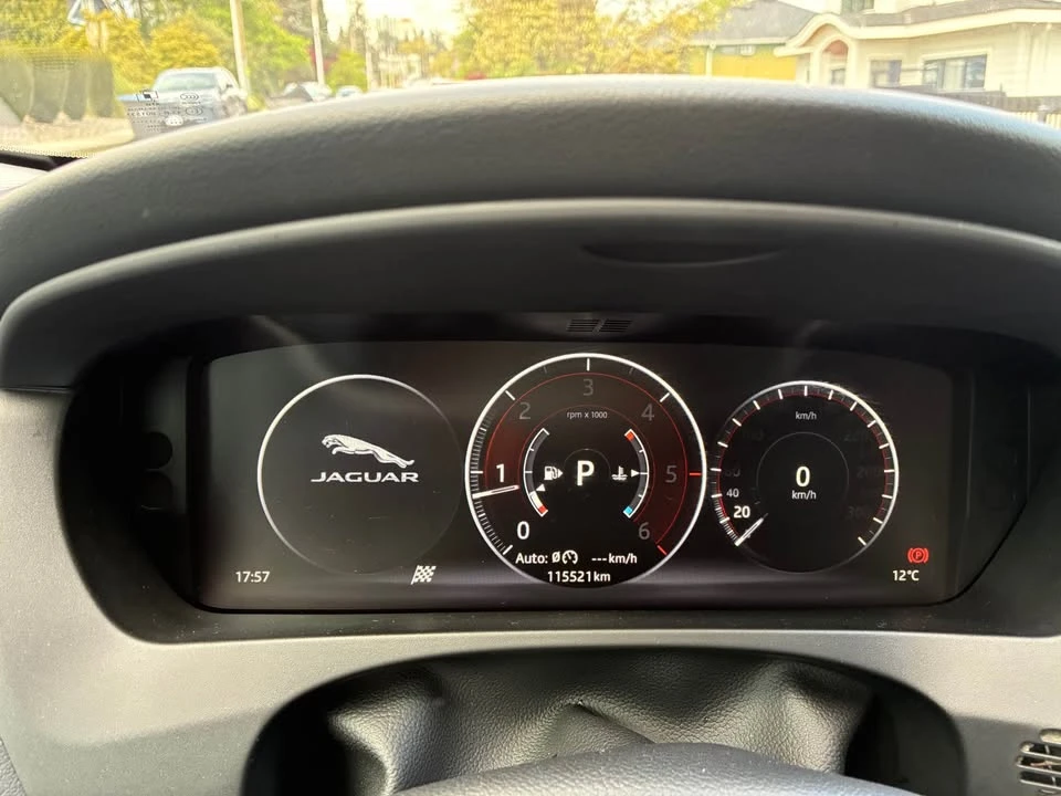 2018 Jaguar F-Pace - Image 8 of 17