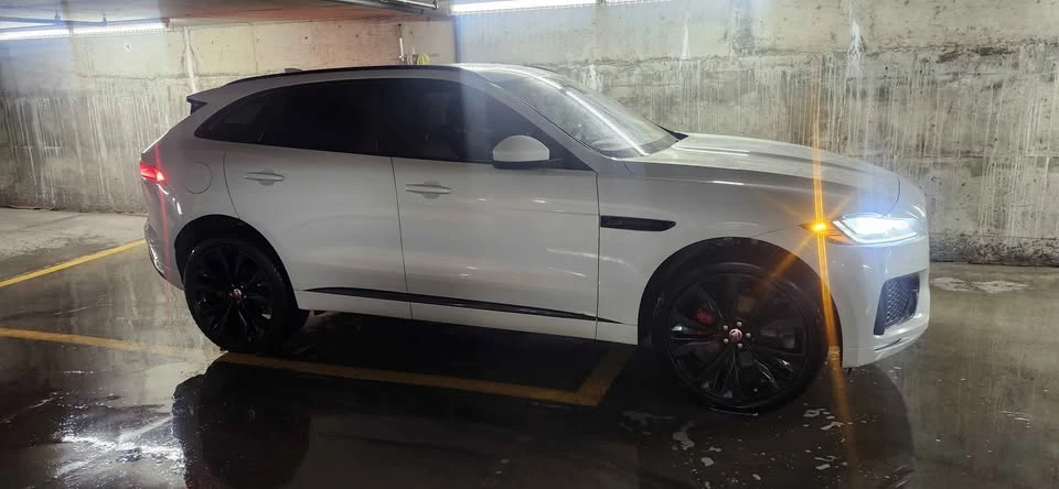 2018 Jaguar F-Pace - Image 2 of 11