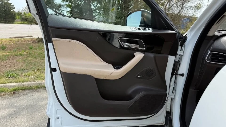 2018 Jaguar F-Pace - Image 9 of 20