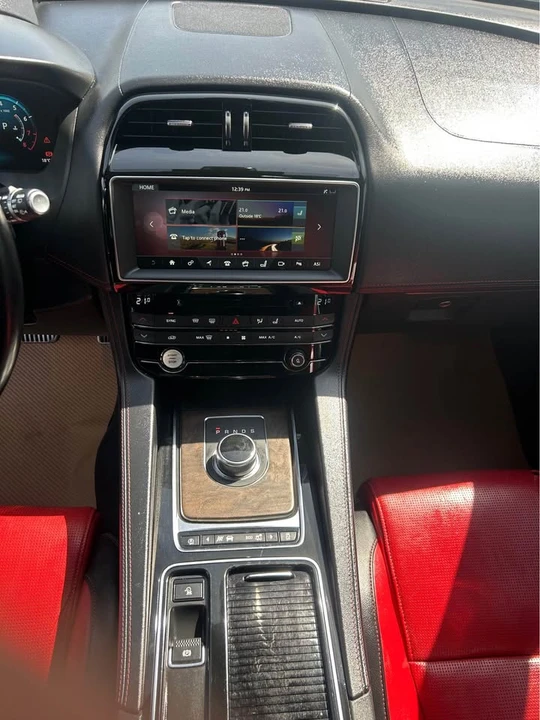 2018 Jaguar F-Pace - Image 11 of 12