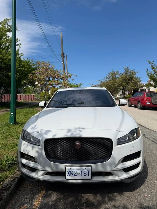 2018 Jaguar F-Pace - Image 2 of 9