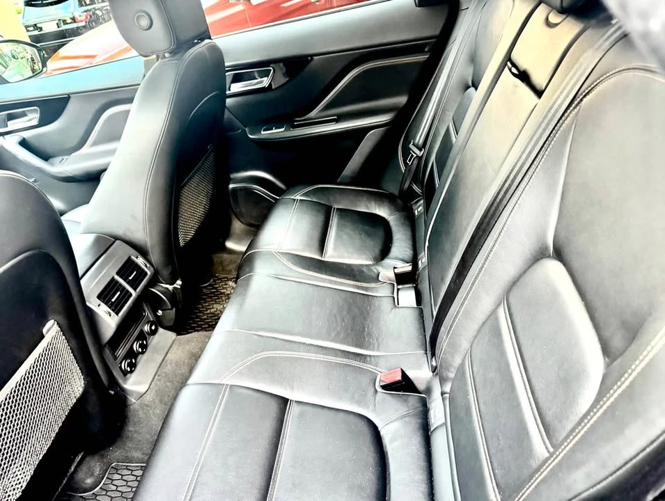 2018 Jaguar F-Pace - Image 8 of 8