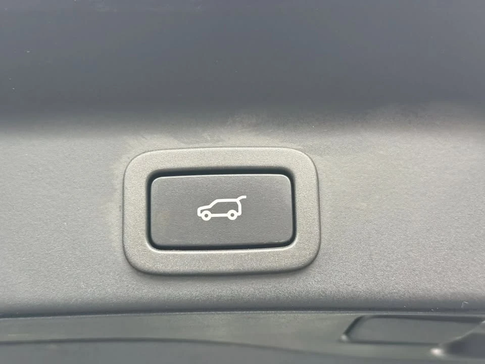 2018 Jaguar F-Pace - Image 13 of 20