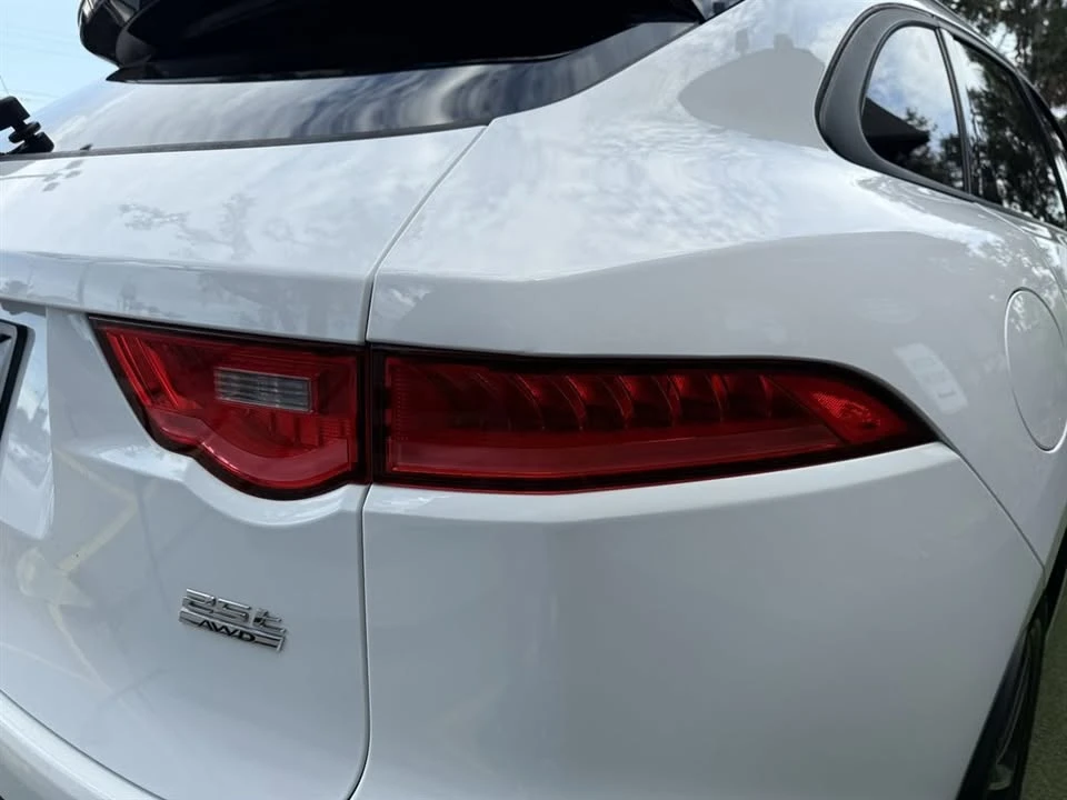 2018 Jaguar F-Pace - Image 11 of 20