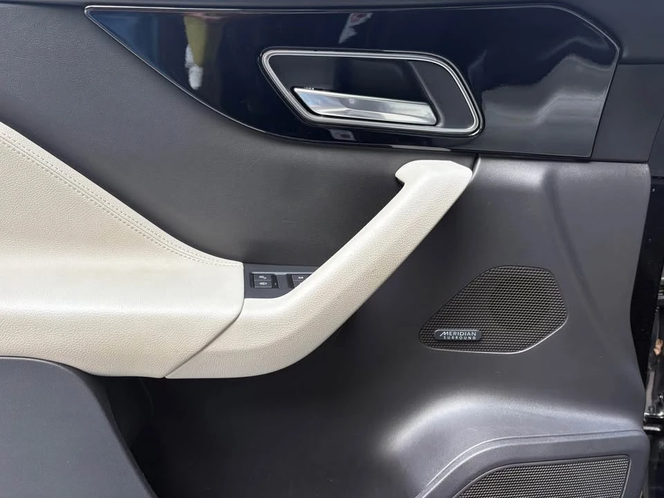 2018 Jaguar F-Pace - Image 6 of 7