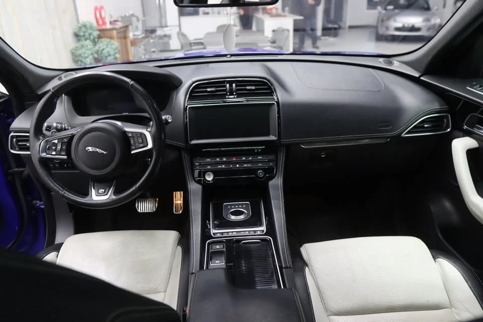 2018 Jaguar F-Pace - Image 8 of 12