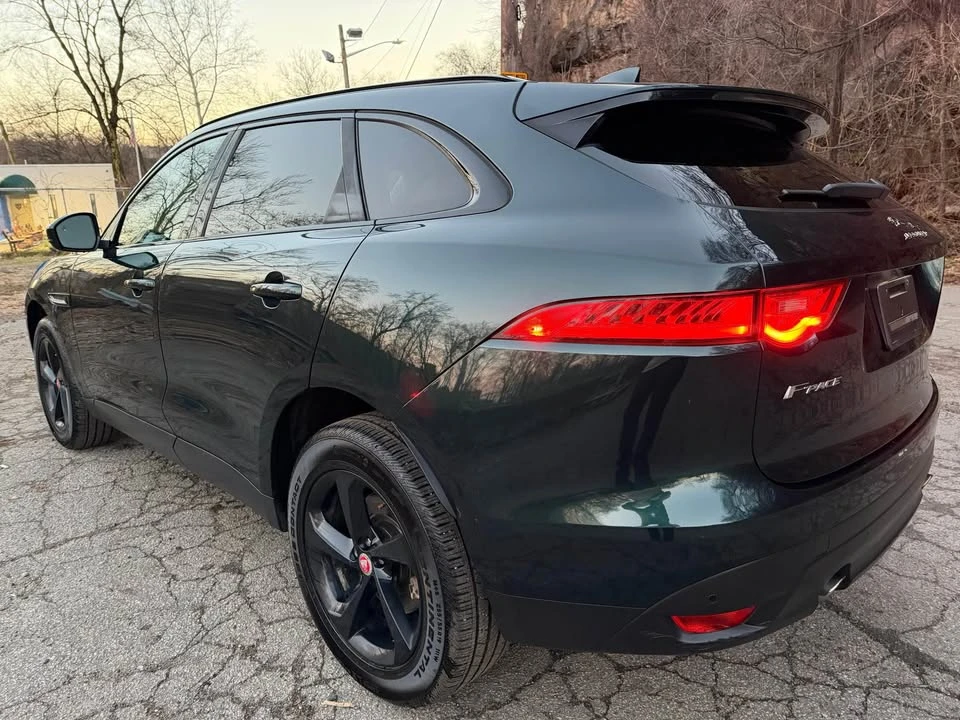 2018 Jaguar F-Pace - Image 9 of 17